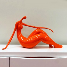 D302 Resin Woman Sculpture